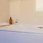 Apartment Avg Ave Maria 9 *